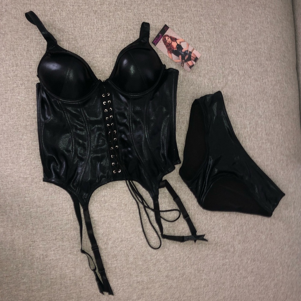 Leather corset and matching boyshort